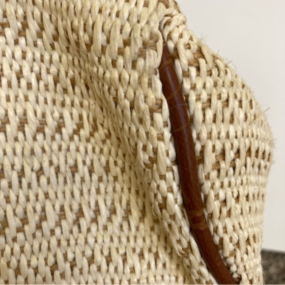 Vintage Y2K Mini Purse Woven Straw Bag Taco Shaped Top Handle Metal Loop Lock - Picture 9 of 13